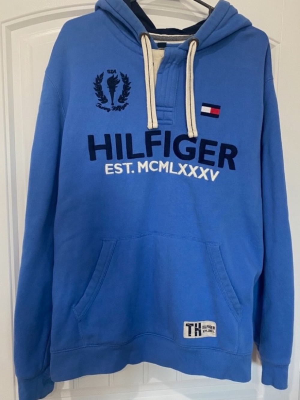 Vintage Tommy Hilfiger Est. MCMLXXXV Men’s Light Blue Hoodie Size